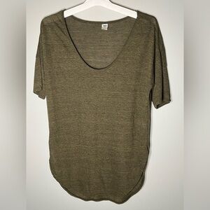 Dark green tee